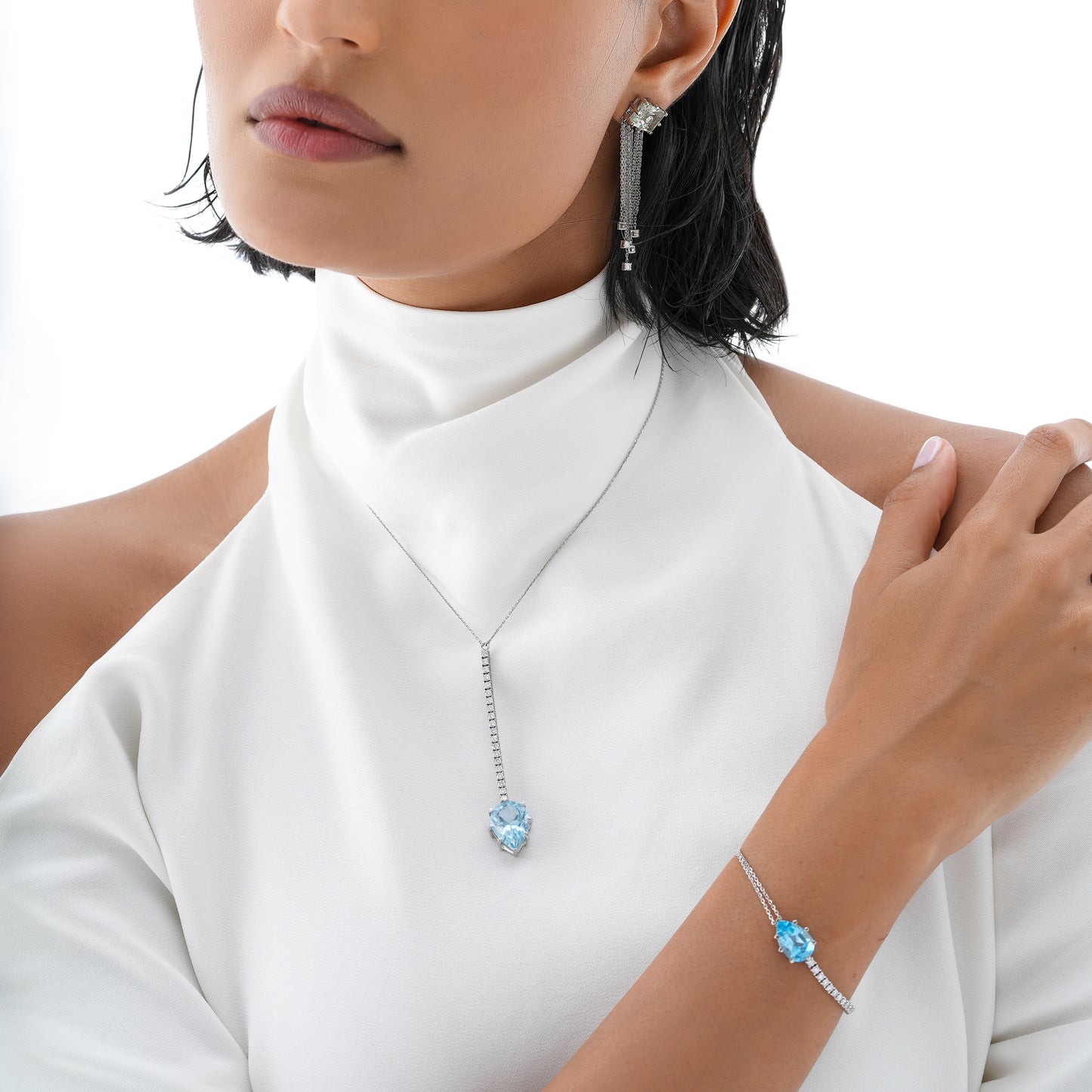 Linéa Blue Topaz and Diamond Bracelet in White Gold